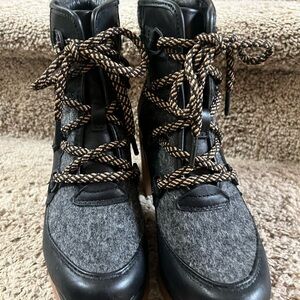Sorel Black and Gray Winter Boots